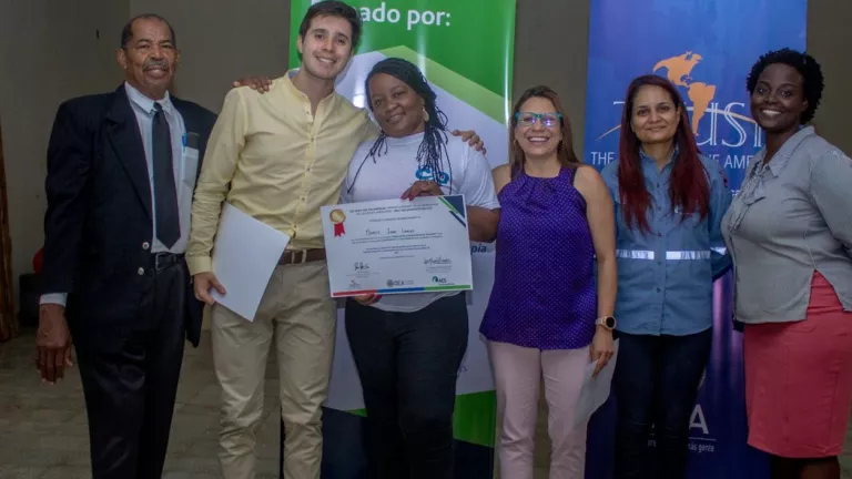 Group photo with a certificate