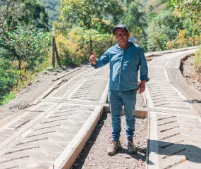 Placa Huellas y Comunidades 4.jpg